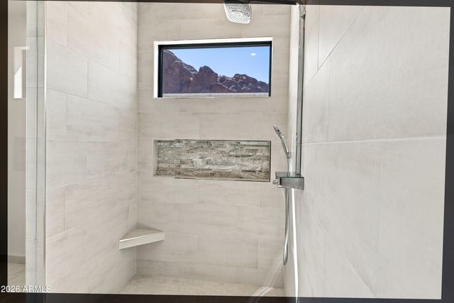 5724 N ECHO CANYON Drive, Phoenix, AZ 85018