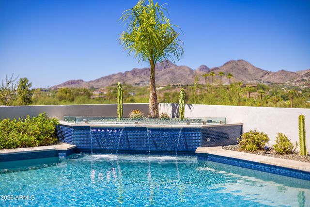 5724 N ECHO CANYON Drive, Phoenix, AZ 85018