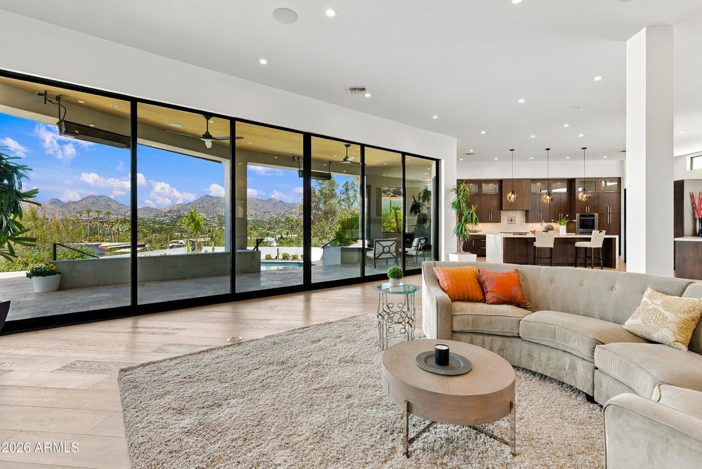 5724 N ECHO CANYON Drive, Phoenix, AZ 85018 — photo 4