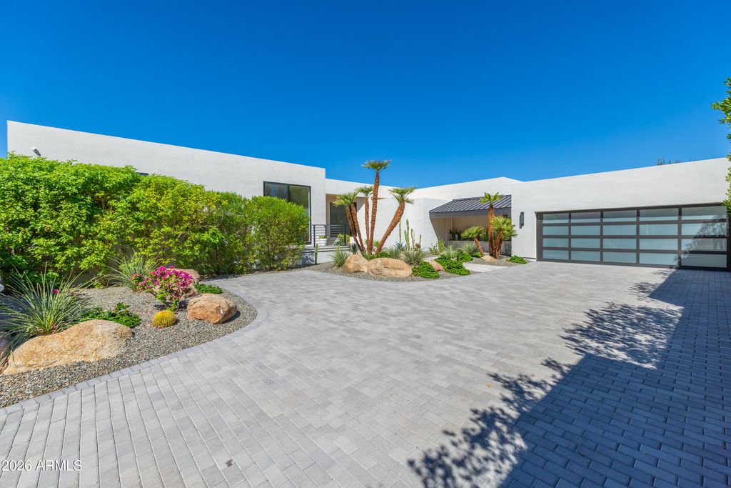 5724 N ECHO CANYON Drive, Phoenix, AZ 85018 — photo 5