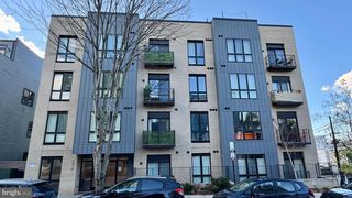 1016 17TH PL NE #301, Washington, DC 20002