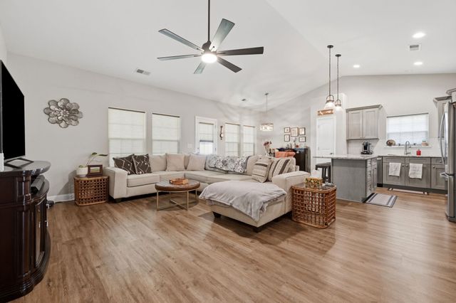 359 Dunbarton Ln., Conway, SC 29526