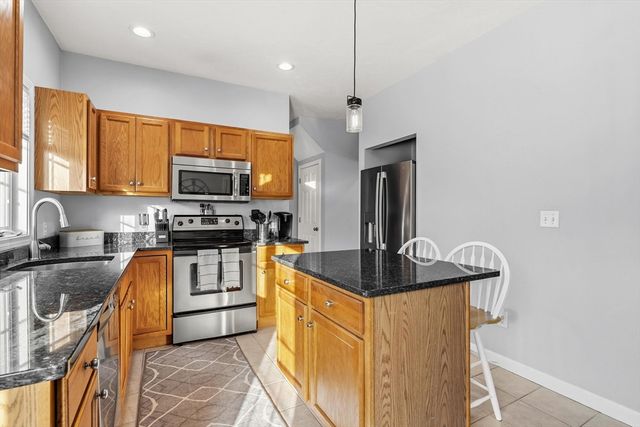 2 Jenna Ln 2, Pembroke, MA 02359