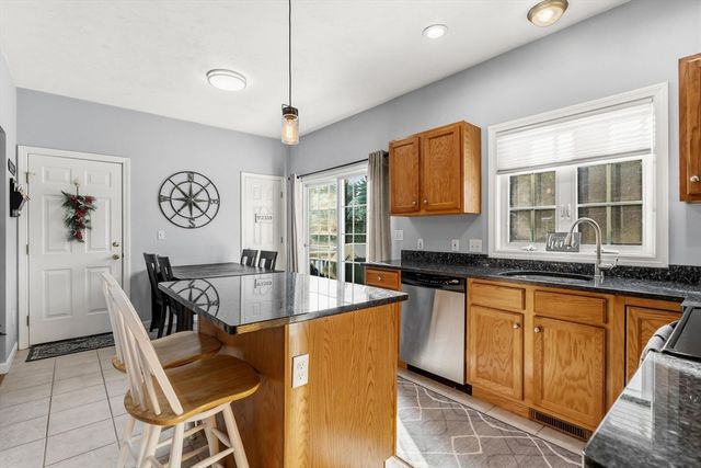 2 Jenna Ln 2, Pembroke, MA 02359