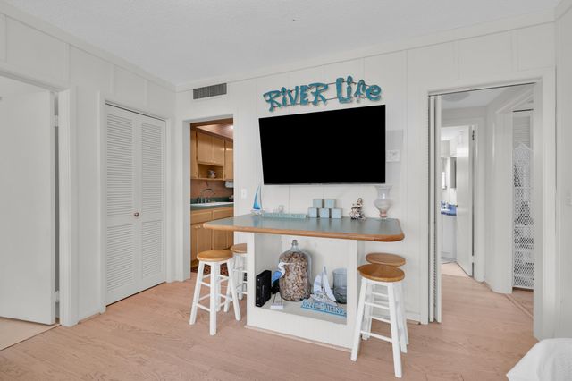 475 Tequesta Drive 16, Tequesta, FL 33469