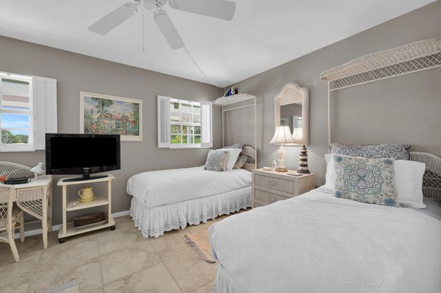 475 Tequesta Drive 16, Tequesta, FL 33469