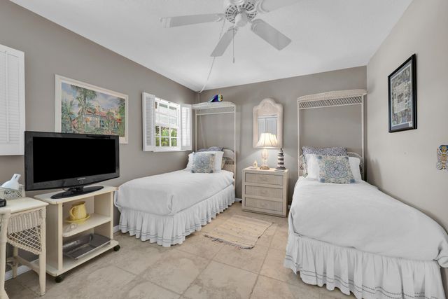 475 Tequesta Drive 16, Tequesta, FL 33469