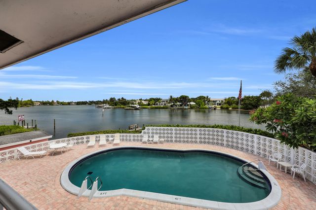 475 Tequesta Drive 16, Tequesta, FL 33469