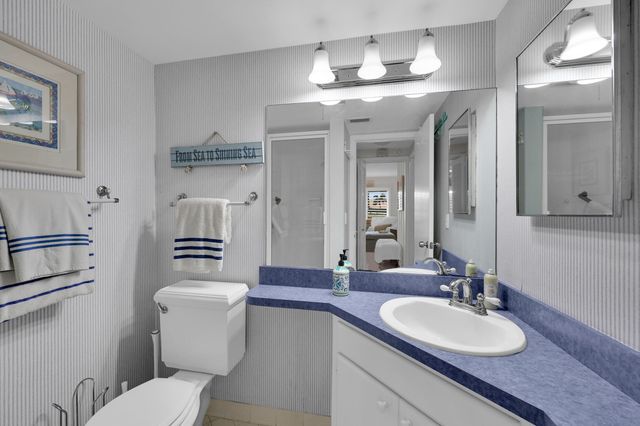 475 Tequesta Drive 16, Tequesta, FL 33469