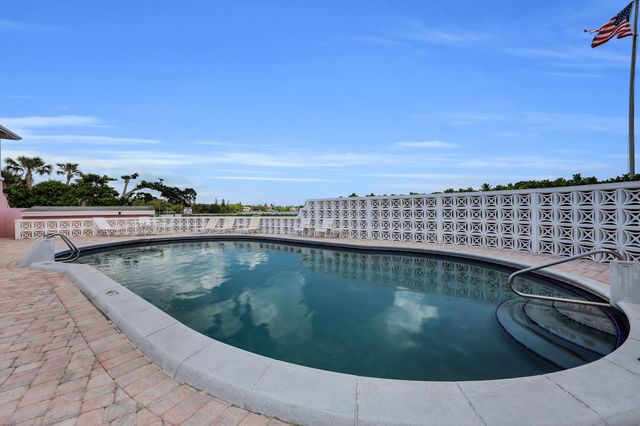 475 Tequesta Drive 16, Tequesta, FL 33469