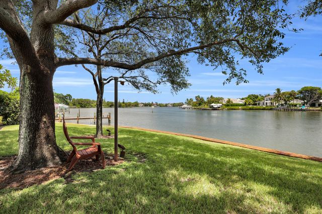 475 Tequesta Drive 16, Tequesta, FL 33469