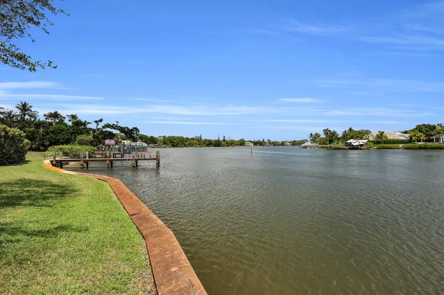 475 Tequesta Drive 16, Tequesta, FL 33469