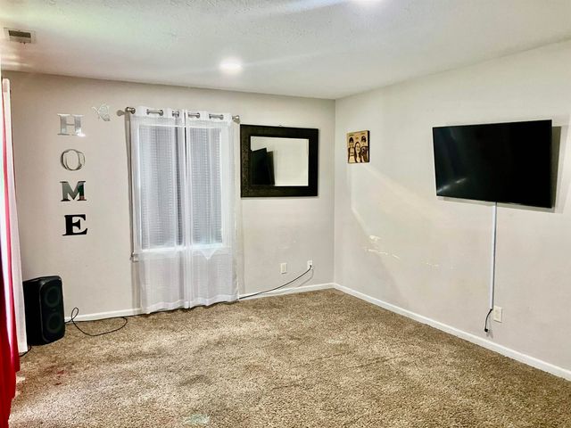 1927 S Chautauqua Ave, Wichita, KS 67211