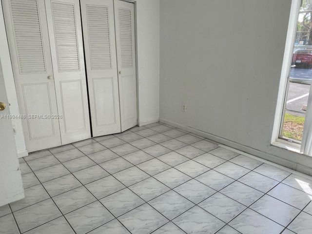 10764 N Kendall Dr I1, Miami, FL 33176