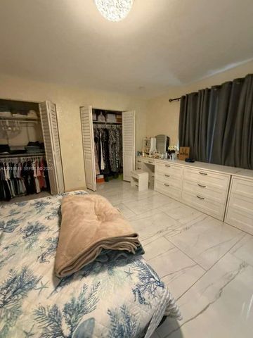 5740 SW 57th Way, Davie, FL 33314
