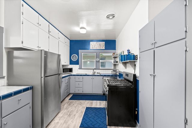 2022 28th St, Sacramento, CA 95818
