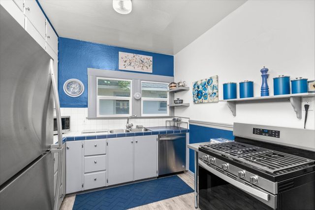 2022 28th St, Sacramento, CA 95818