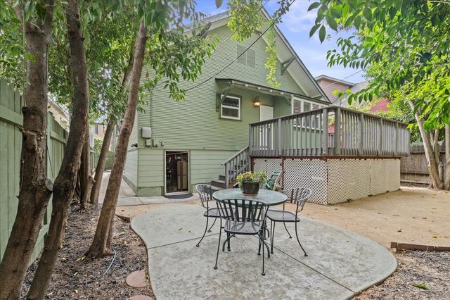 2022 28th St, Sacramento, CA 95818