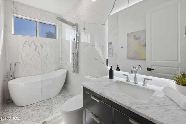10198 E BAYVIEW Drive, Scottsdale, AZ 85258