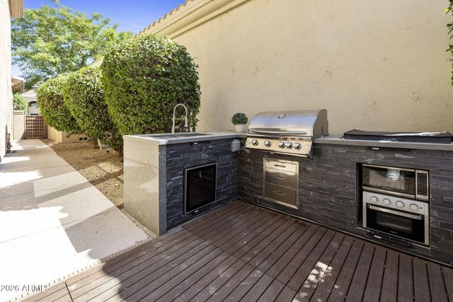 10198 E BAYVIEW Drive, Scottsdale, AZ 85258