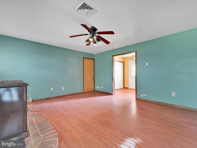 3425 TEMPLE CT, Bethlehem, PA 18020