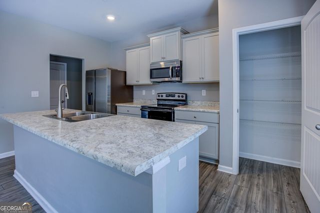 2502 Fraggle Roc, Conyers, GA 30012