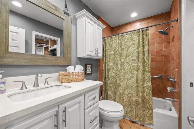 7890 Spring Street 17I, Long Beach, CA 90815