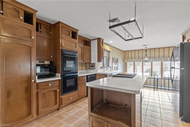 450 Robin RD, Portsmouth, VA 23701