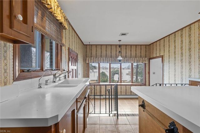 450 Robin RD, Portsmouth, VA 23701