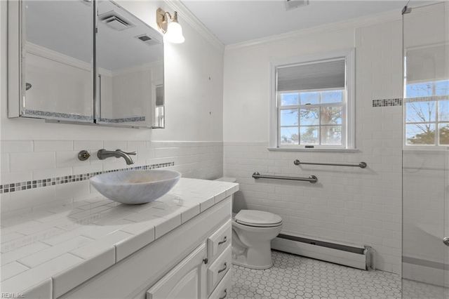 450 Robin RD, Portsmouth, VA 23701