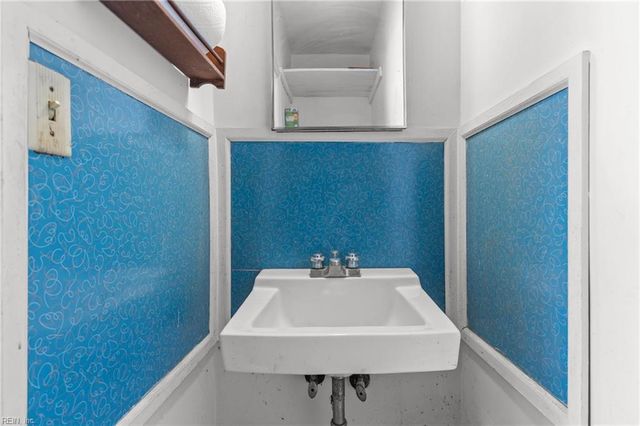 450 Robin RD, Portsmouth, VA 23701