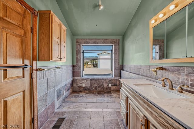 1660 West Duck Street, Pahrump, NV 89060