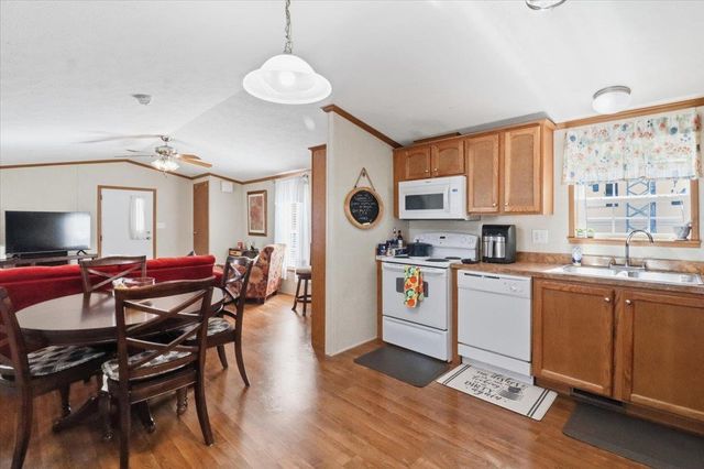 37 Penny Lane, Shelburne, VT 05482