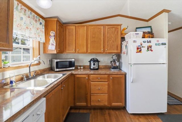 37 Penny Lane, Shelburne, VT 05482