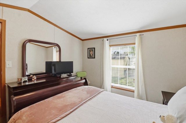 37 Penny Lane, Shelburne, VT 05482