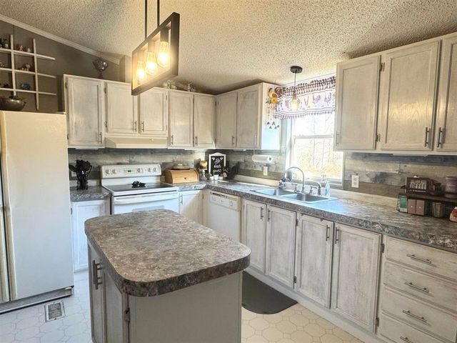 206 Private Drive 5017, Proctorville, OH 45669