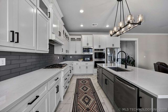10102 Ratliff Drive, Claremore, OK 74017