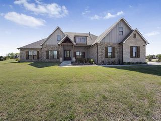 10102 Ratliff Drive, Claremore, OK 74017