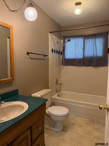 1618 SW 16th Street, Lincoln, NE 68522