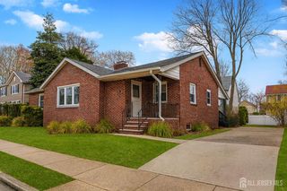 95 E Walnut Street, Metuchen, NJ 08840