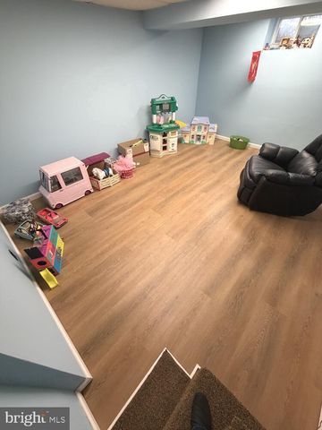 461 SYLVANIA AVE, Glenside, PA 19038