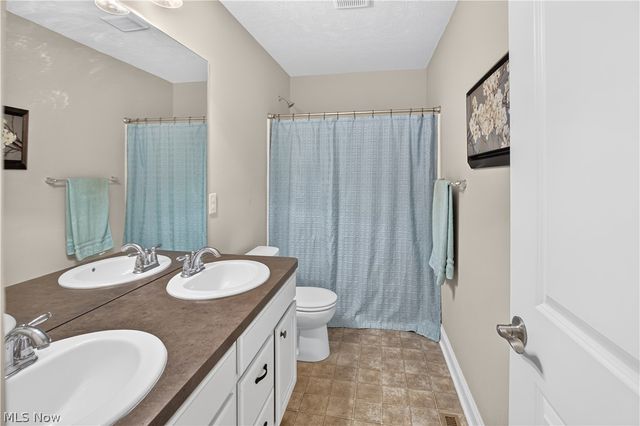 20296 Ennis Drive, Strongsville, OH 44149