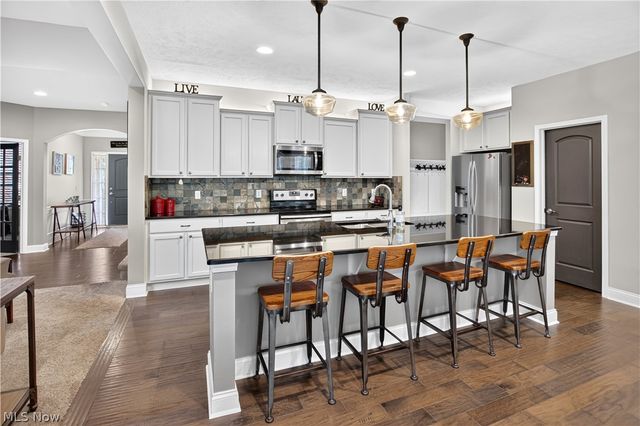 20296 Ennis Drive, Strongsville, OH 44149