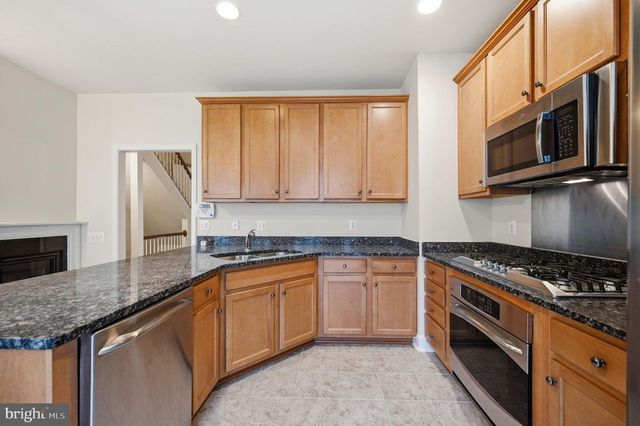 2161 OBERLIN DR, Woodbridge, VA 22191