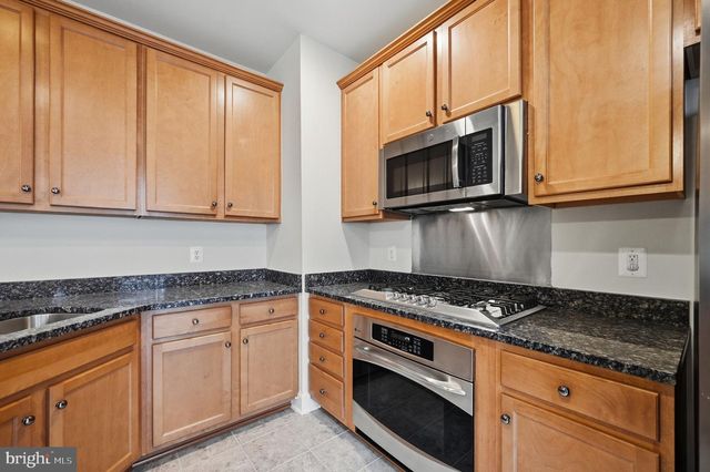 2161 OBERLIN DR, Woodbridge, VA 22191