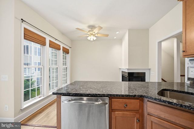 2161 OBERLIN DR, Woodbridge, VA 22191