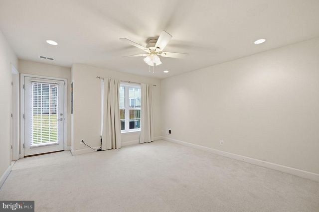 2161 OBERLIN DR, Woodbridge, VA 22191