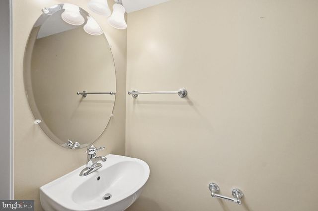 2161 OBERLIN DR, Woodbridge, VA 22191