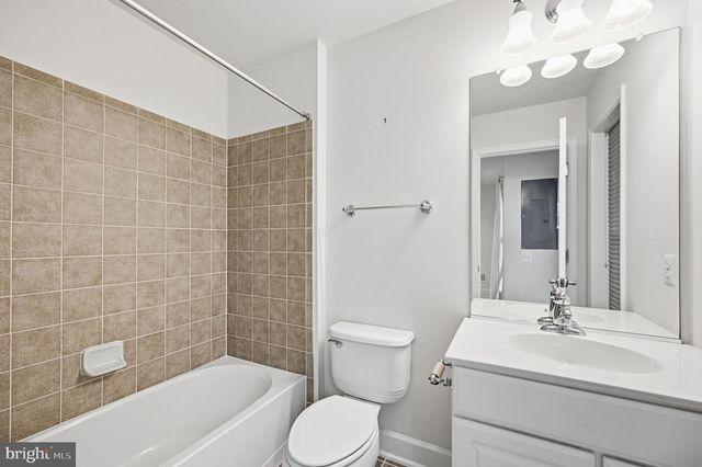 2161 OBERLIN DR, Woodbridge, VA 22191