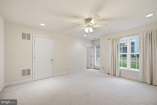 2161 OBERLIN DR, Woodbridge, VA 22191
